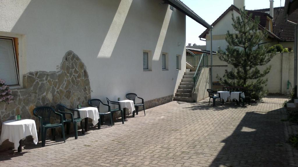 Hotel Bax Znojmo Esterno foto